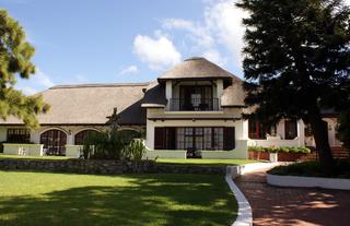 Whale Rock Luxury Lodge - front